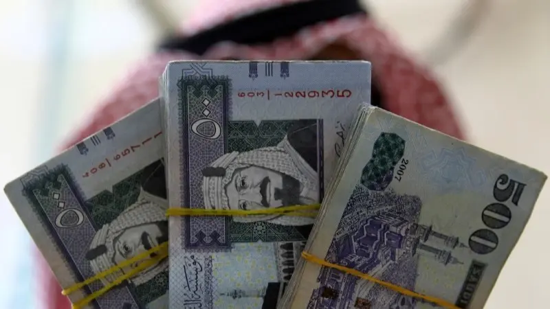 سعر الريال السعودي مقابل الجنيه السوداني نحو 1,542.5 جنيهًا (رويترز) سعر الريال السعودي مقابل الجنيه السوداني نحو 1,542.5 جنيهًا (رويترز)