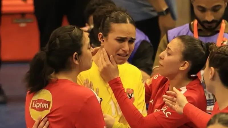 قادت الأهلي لنهائي تاريخي رغم الإصابة.. من هي فرح الشاذلي؟