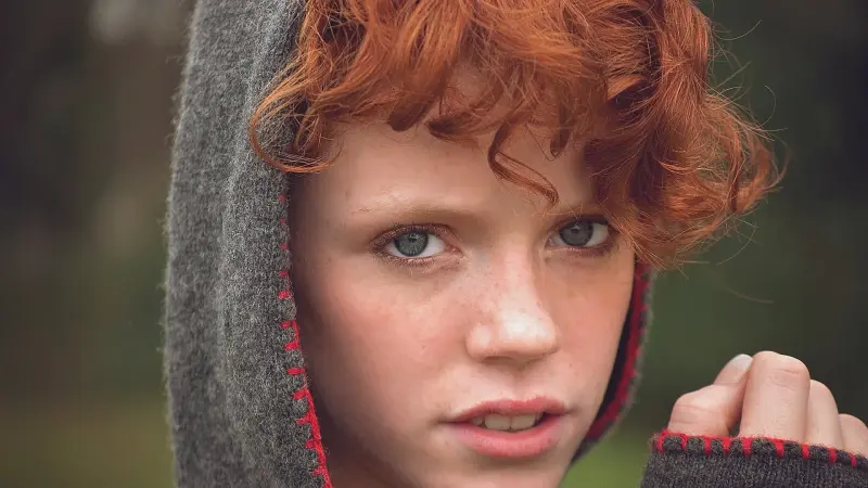 الشعر الأحمر.. يحمي الخلايا من السرطان أو يدمّرها؟