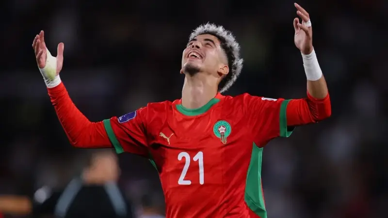 خطفت الأنظار في المدرجات.. من هي زوجة ياسر الزابيري؟