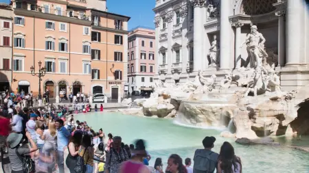 related_news_inside_blogsروما.. فرض رسم دخول على السياح للاقتراب من نافورة تريفي