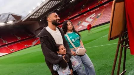 ما سر غياب ماجي زوجة محمد صلاح عن حفل وداعه في ليفربول؟