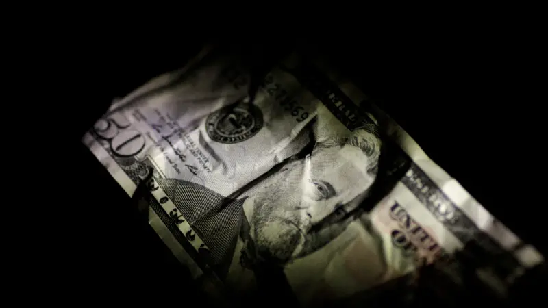 سعر الدولار مقابل الدينار الليبي في السوق السوداء اليوم الثلاثاء 20/1/2026.. توقعات بالتذبذب