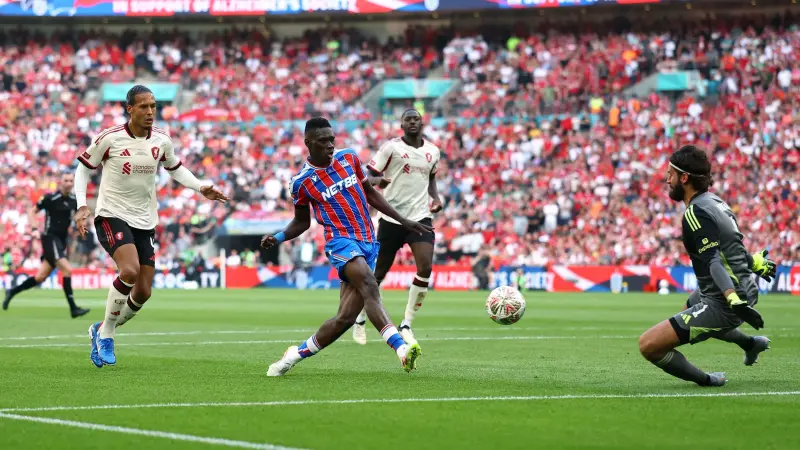 كريستال بالاس يحصد لقب الدرع الخيرية الإنجليزية بعد الفوز على ليفربول