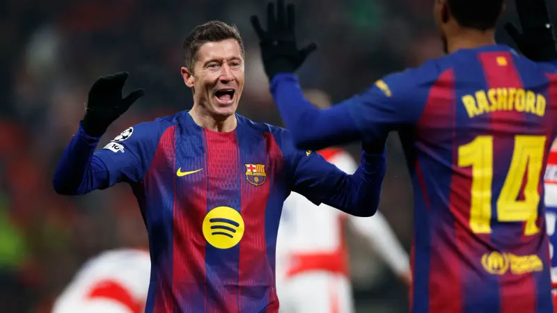 ليفاندوفسكي يتحدث عن حظوظ برشلونة الأوروبية وصعوبات الطقس في براغ