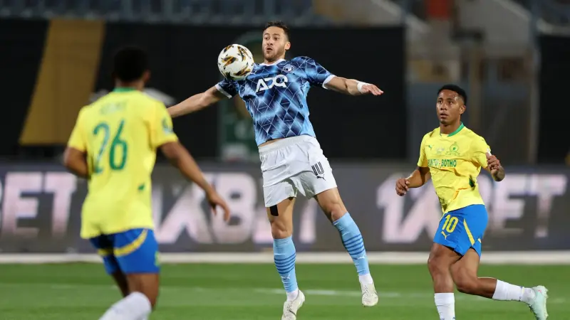 بسبب أزمة المنشطات.. ما حقيقة فسخ بيراميدز عقد رمضان صبحي؟