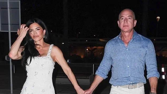 صور - رسميا.. خطوبة جيف بيزوس ولورين سانشيز