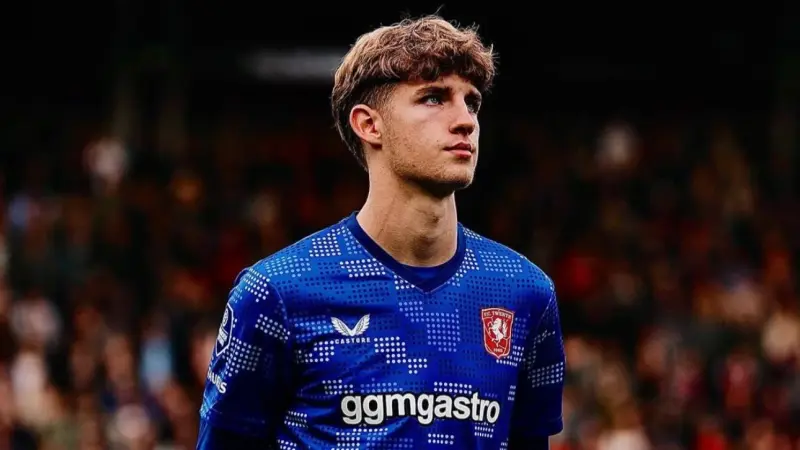 من هو رود نيجستاد؟ موهبة دفاعية هولندية ضمن اهتمامات برشلونة