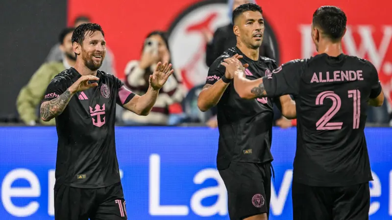 فيديو - ميسي يقود إنتر ميامي لاكتساح نيويورك سيتي وسط عودة سواريز