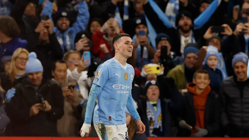 فودين يتوّج بجائزة أفضل لاعب في الدوري الإنجليزي 2024