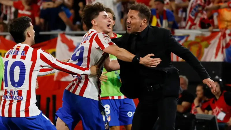 سيميوني يلملم جراح أتلتيكو مدريد.. صدمة نهائي الكأس تضع الفريق أمام اختبار المصير