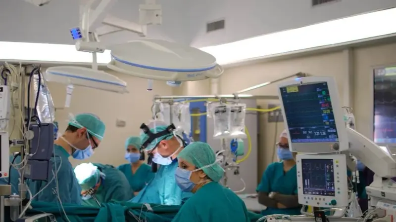 جراح مزيف في سوريا.. الصدفة تكشف محتالا يعمل في تخصص طبي دقيق