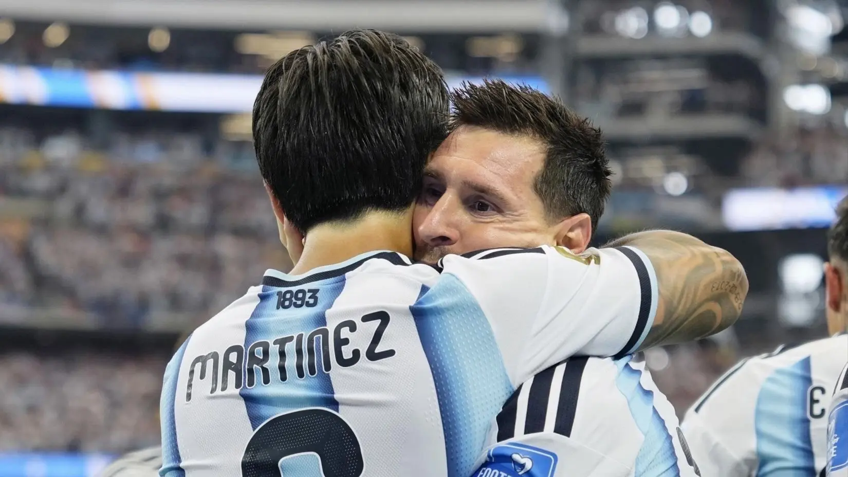 ميسي يعود للأرجنتين استعدادا لخوض مباراته الوداعية مع المنتخب الأول (إكس) ميسي يعود للأرجنتين استعدادا لخوض مباراته الوداعية مع المنتخب الأول (إكس)