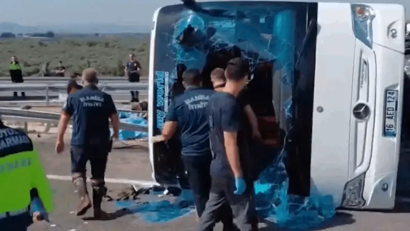 فيديو - 11 قتيلا و27 مصابا في حادث مروري غرب تركيا