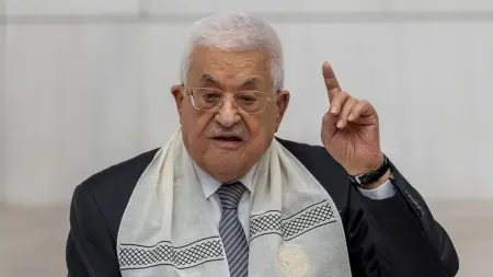 related_news_inside_blogsعباس ينشر المسودة الأولى للدستور الفلسطيني المؤقت