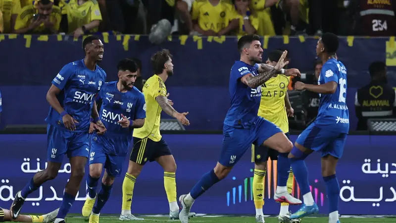 القنوات الناقلة لمباراة الهلال ضد نيوم في الدوري السعودي مع الموعد