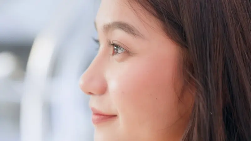 هل يكشف لون العينين خفايا صحية؟