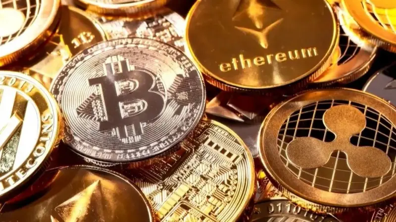 قفزة ملحوظة في أسعار العملات المشفرة.. البيتكوين ترتفع أعلى 64 ألف دولار
