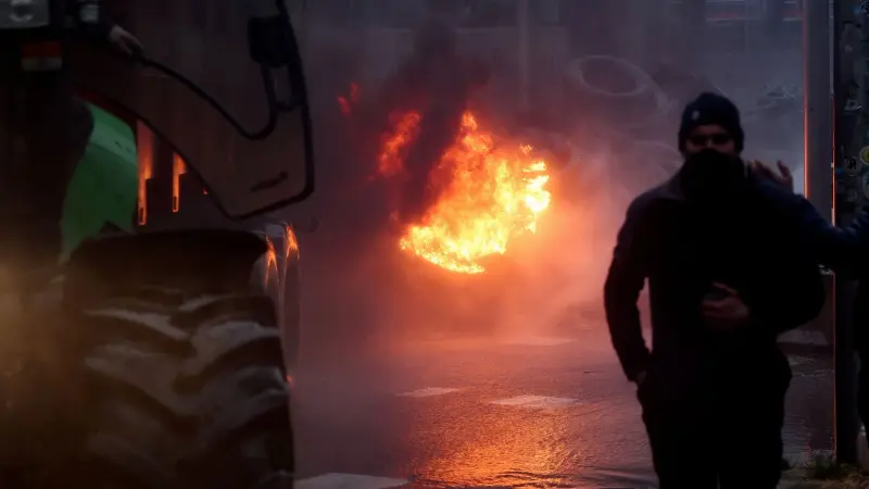 الاتحاد الأوروبي يرضخ لاحتجاجات المزارعين