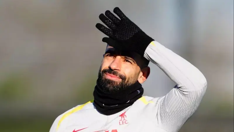 اهتمام فرنسي بضم محمد صلاح.. هل يفرّط الريدز بالفرعون؟