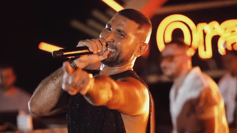 فيديو - بعد حلّ أزمته.. تكريم أحمد سعد في تونس