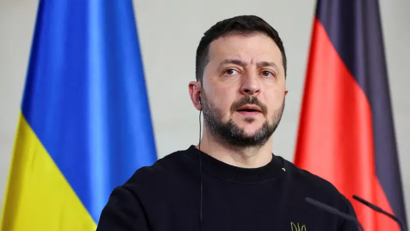 بعد سقوط أفدييفكا.. زيلينسكي يحذر من "عجز مصطنع" في الأسلحة