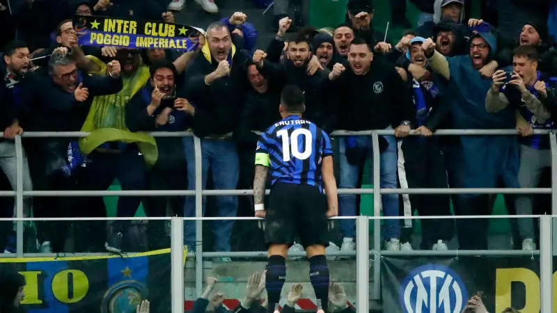 إنزاغي يزف نبأ سارا لجماهير إنتر ميلان عن مارتينيز قبل مواجهة برشلونة