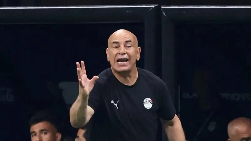 أزمة في اتحاد الكرة "تعطل" تجديد عقد حسام حسن مع منتخب مصر