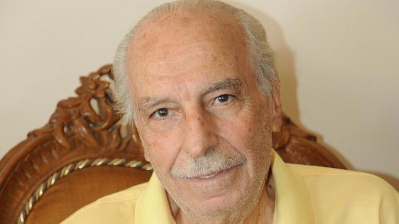 رحيل الشاعر والناقد السوري نذير العظمة عن 93 عاما