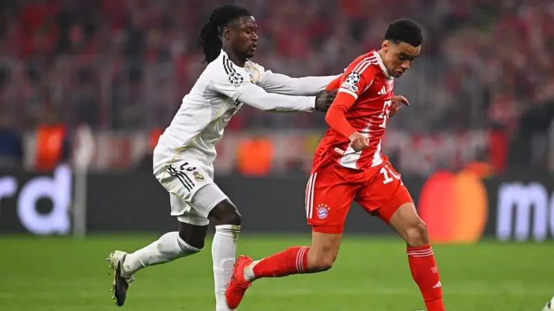 هل كان طرد كامافينغا صحيحًا في ليلة سقوط ريال مدريد؟