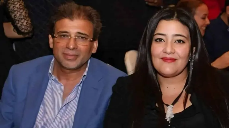 زوجة خالد يوسف تتقدم ببلاغ ضد إعلامية مصرية بعد مشاجرة على الطائرة