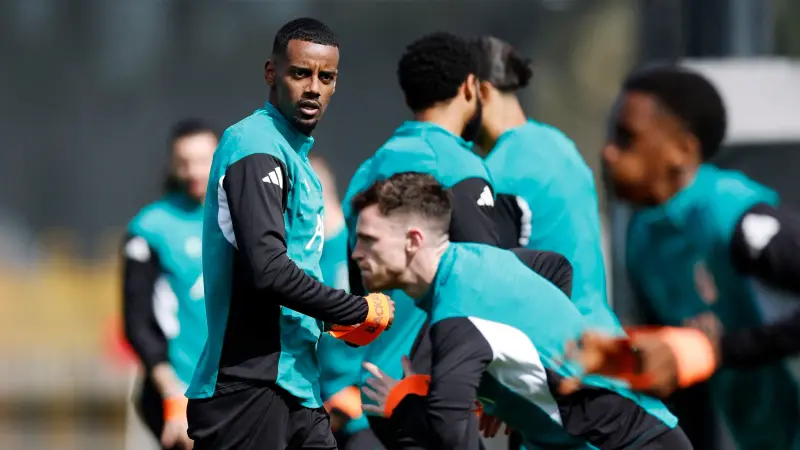 دوري أبطال أوروبا - أليكسندر إيزاك في قائمة ليفربول لمواجهة باريس سان جيرمان