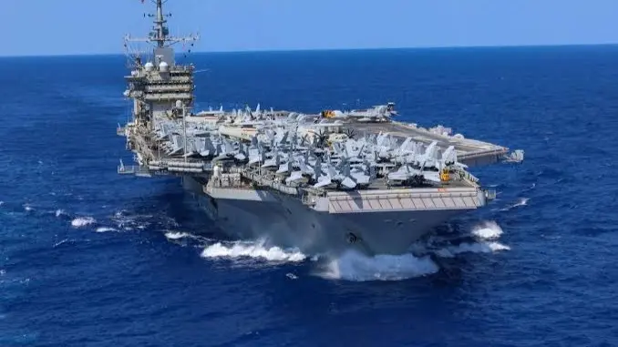حاملة طائرات أميركية تصطدم بسفينة تجارية قرب مصر