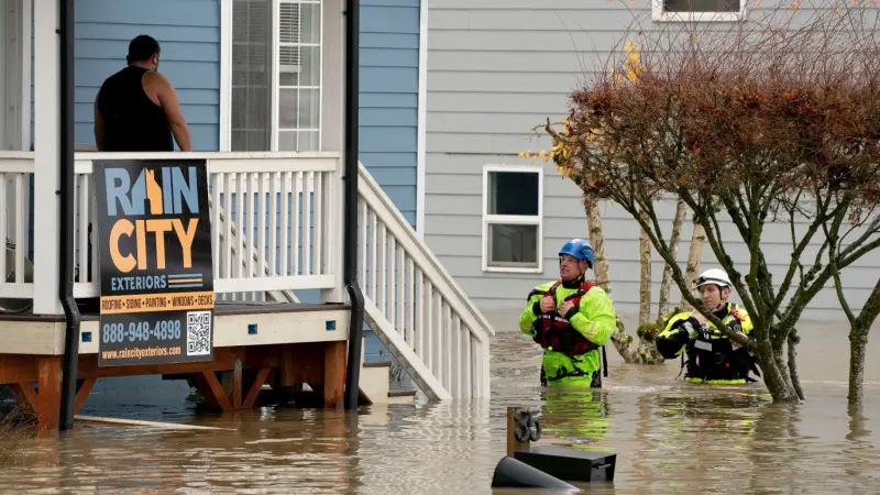 فيضانات تجتاح أميركا وكندا.. والآلاف بلا مأوى