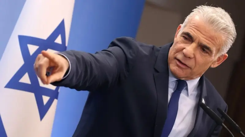 لابيد لنتانياهو: معك سنخسر الحرب ولن نعيد الأسرى