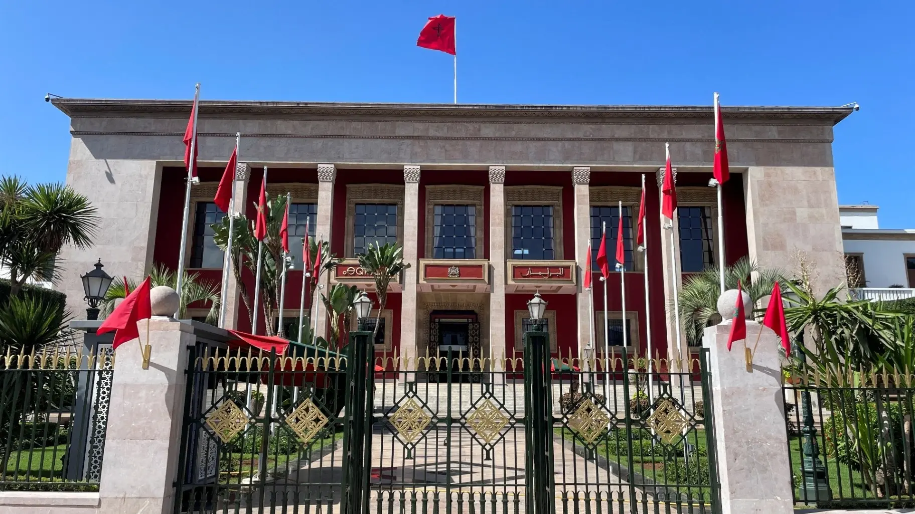المرشحون يتنافسون على 395 مقعدا في مجلس النواب (رويترز) المرشحون يتنافسون على 395 مقعدا في مجلس النواب (رويترز)