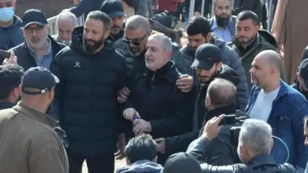 related_news_inside_blogsهذا سبب استقالة وفيق صفا من "حزب الله"