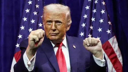 related_news_inside_blogsصورة - غضب في أميركا بعد نشر ترامب فيديو يظهر أوباما وزوجته "كقردين"