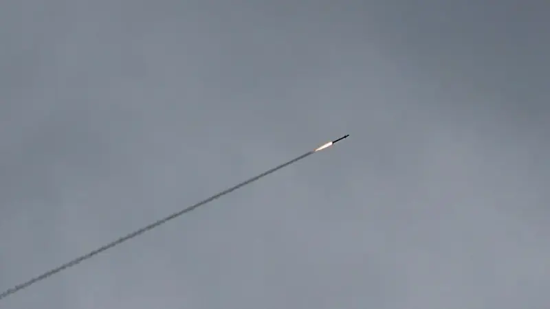 "الحوثيون" يعلنون استئناف هجماتهم في البحر الأحمر