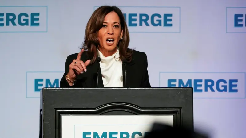 صور - كامالا هاريس تهاجم ترامب خلال خطاب بارز