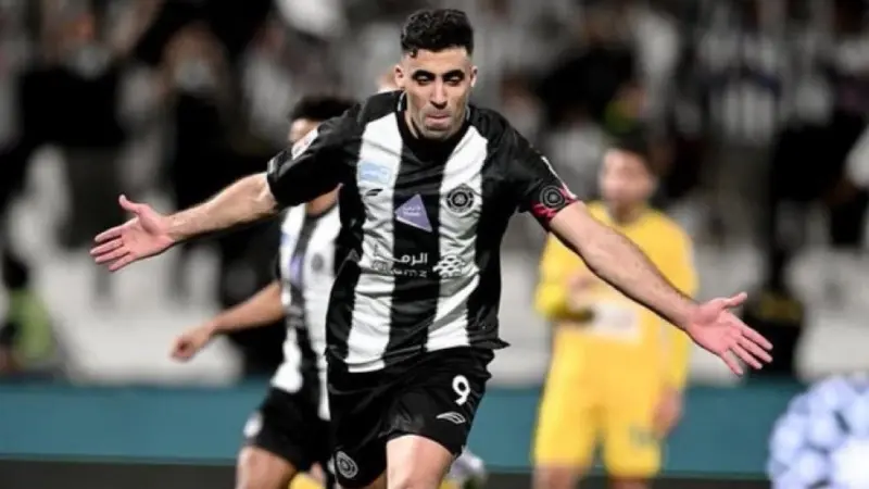 شارك رغم الإصابة.. عبدالرزاق حمد الله يقود الشباب لنهائي دوري أبطال الخليج