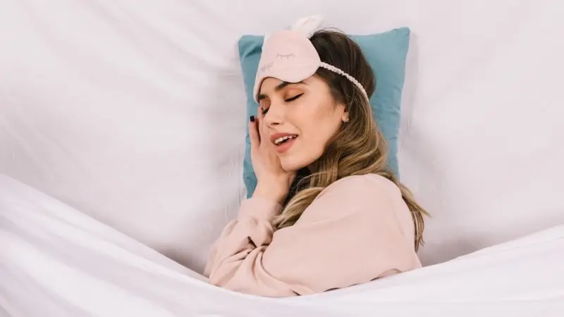 الذكور أم الإناث.. من ينام أكثر؟