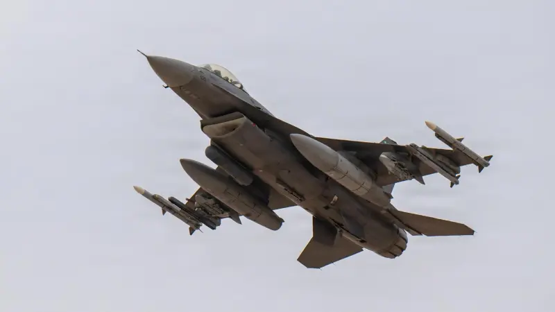 فيديو - مقتل 11 شخصا في ضربات أميركية استهدفت قوارب في الكاريبي