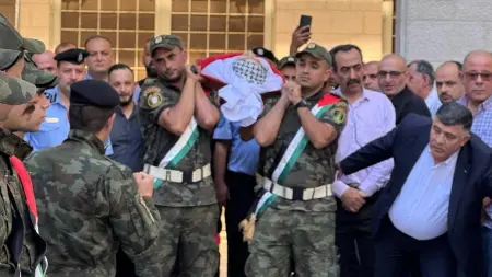 related_news_inside_blogsتوفي بعد عقود من العمل السياسي الفلسطيني.. من هو نصر أبو جيش؟