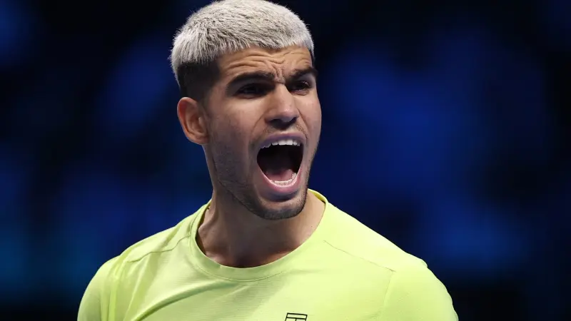 ألكاراز يتحدى نحسه في أستراليا المفتوحة ويحلم بتجاوز ديوكوفيتش
