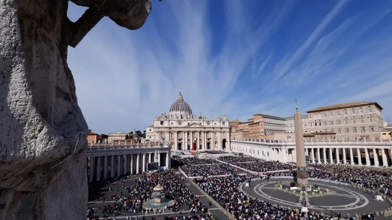 أول تعليق من الفاتيكان على منع إسرائيل بطريرك اللاتين من دخول كنيسة القيامة