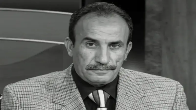 وفاة علي العصري.. الإعلام اليمني يفقد أحد أبرز أعلامه