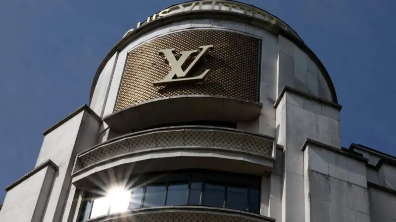 بعد مفاجأة LVMH.. هل بدأ فصل جديد في أسهم الرفاهية؟