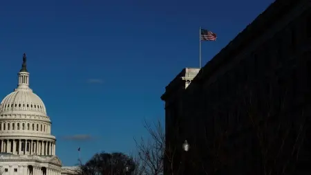 تعقد محادثات سقف الديون في أميركا.. والجمهوريون ينتظرون عودة بايدن