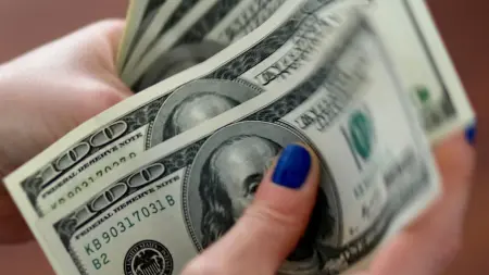 related_news_inside_blogsهل يدخل الدولار دوامة الهبوط الكبير في 2026؟